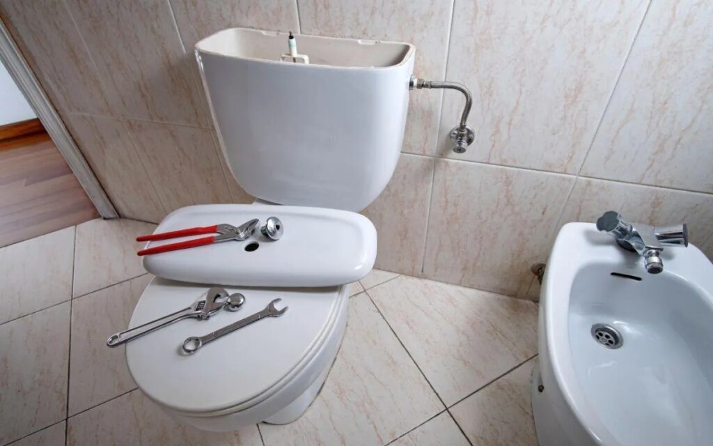 Toilet plumbing services in Lancaster, CA